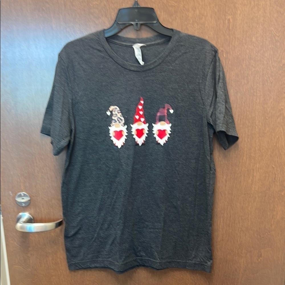 Valentine Themed Gray Short sleeve T-Shirt, 3 decorative Gnomes on front, L